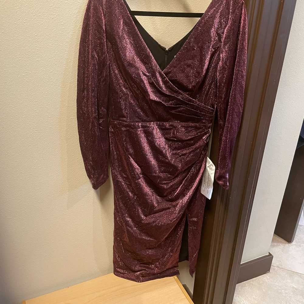 Dress the Population NWT Lois ruched body-con dress in Fuschia